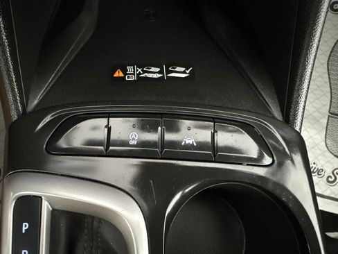 Used 2025 Buick Envista Sport Touring w/ Convenience II Package FWD image 29