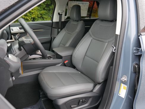 New 2026 Ford Explorer Active w/ Active Comfort Package image 33