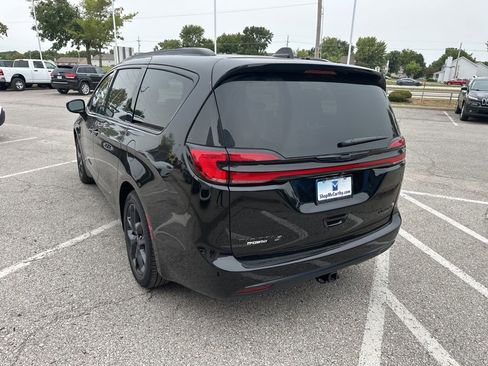 New 2026 Chrysler Pacifica Limited w/ S Appearance Package image 25