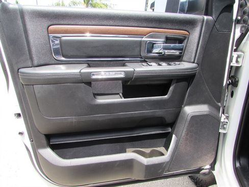 Used 2016 RAM 3500 Laramie w/ Convenience Group AWD/4WD image 21