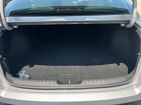 Used 2025 Hyundai Elantra Hybrid FWD image 37