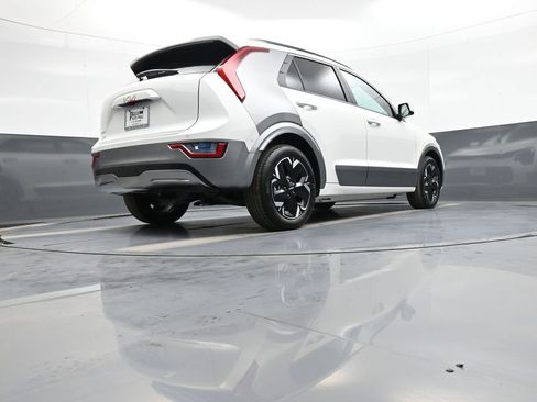 New 2025 Kia Niro Wave w/ Wave Preserve Package image 31