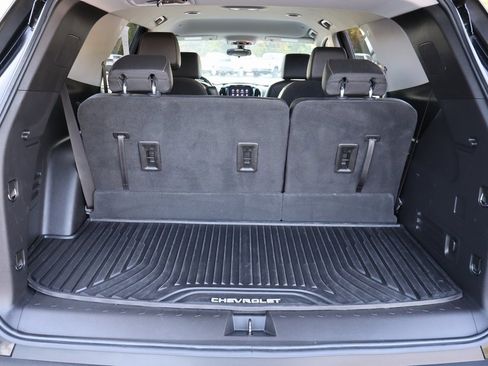 Used 2021 Chevrolet Traverse LT image 30