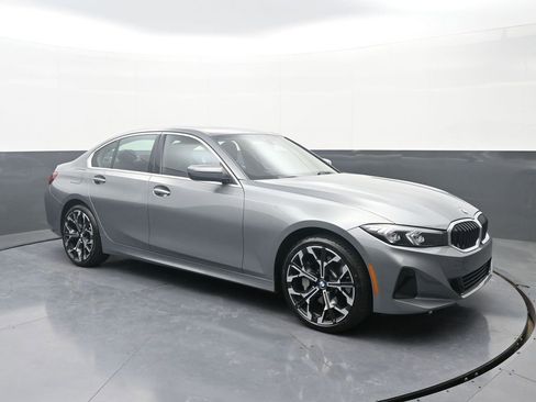Used 2025 BMW 330i xDrive Sedan image 3