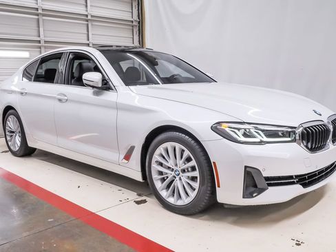 Used 2023 BMW 530i w/ Premium Package RWD image 5