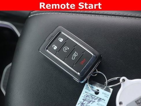 Used 2024 Jeep Grand Cherokee Altitude AWD/4WD image 3