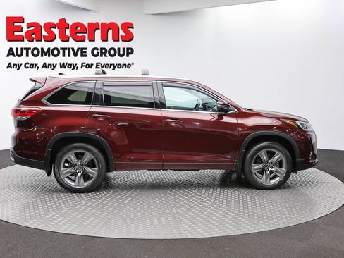 Used 2019 Toyota Highlander Limited Platinum AWD/4WD image 4