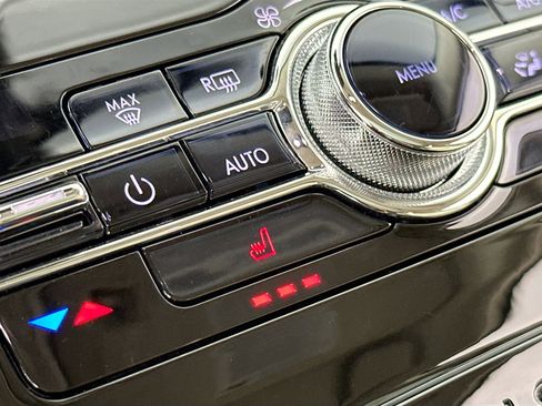 Used 2020 Lincoln Corsair Reserve w/ Rear Removable Package Tray image 21