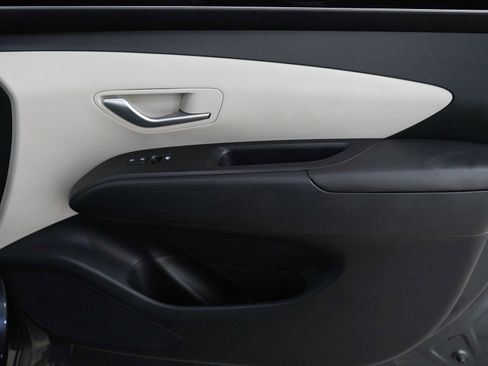 Used 2024 Hyundai Tucson SE image 9