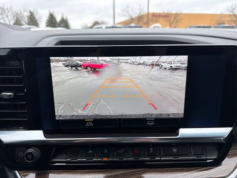 Used 2025 Chevrolet Silverado 1500 LT image 37