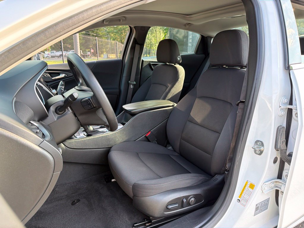 Used 2024 Chevrolet Malibu LT FWD image 18