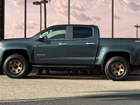 Used 2017 Chevrolet Colorado LT w/ Luxury Package, Chrome AWD/4WD image 5