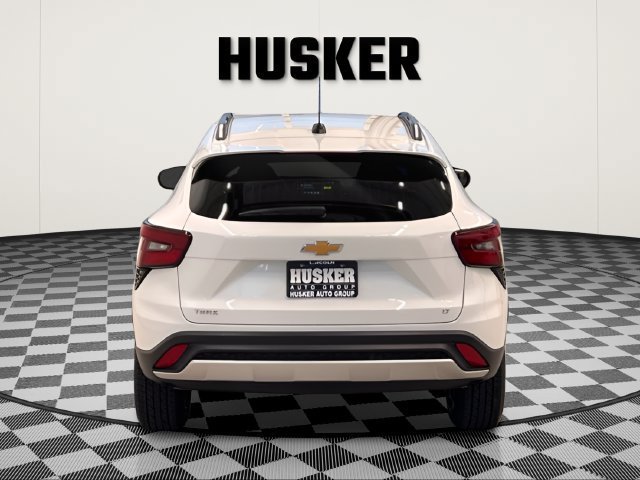 Certified 2025 Chevrolet Trax LT FWD image 4