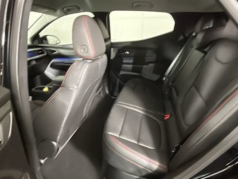 Used 2027 Chevrolet Bolt RS FWD image 27