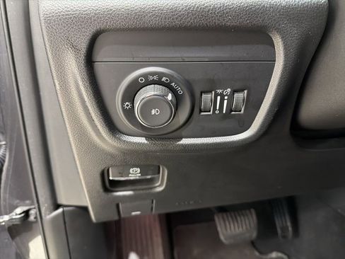 Used 2024 Jeep Grand Cherokee L Limited w/ Luxury Tech Group II image 15