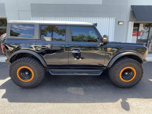 Used 2022 Ford Bronco Badlands AWD/4WD image 4