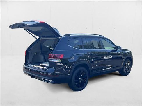 New 2026 Volkswagen Atlas SE FWD image 2