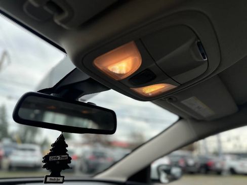 Used 2015 Chrysler 200 Limited image 17