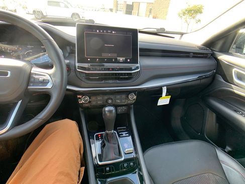 Used 2024 Jeep Compass Trailhawk image 19