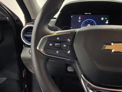Used 2025 Chevrolet Trax LT w/ Driver Confidence Package FWD image 35