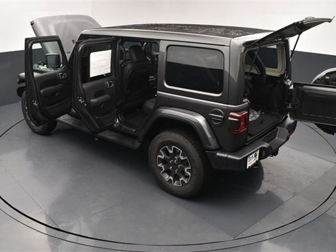 New 2025 Jeep Wrangler Sahara image 28