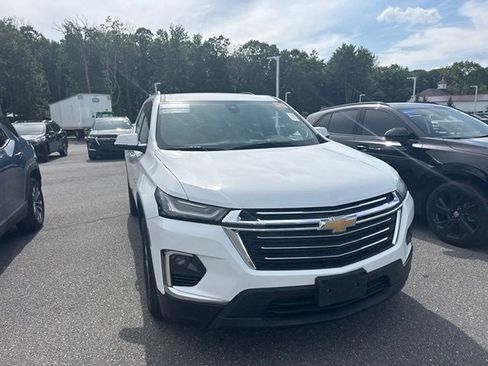 Used 2023 Chevrolet Traverse LT AWD/4WD image 6