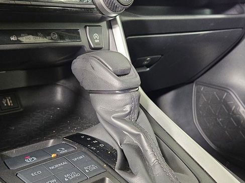 Used 2025 Toyota RAV4 XLE image 20