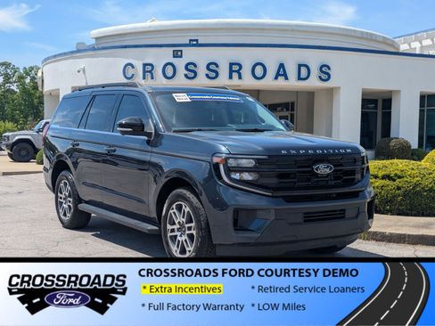 New 2026 Ford Expedition Active AWD/4WD image 1