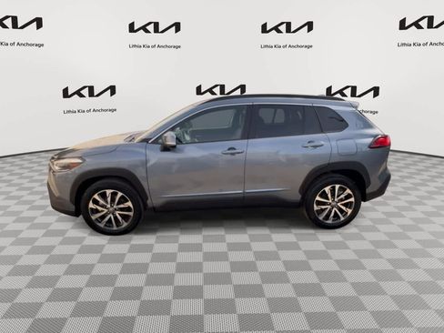 Used 2023 Toyota Corolla Cross XLE AWD/4WD image 5