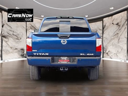 Used 2017 Nissan Titan SL w/ SL Towing Convenience Package AWD/4WD image 5