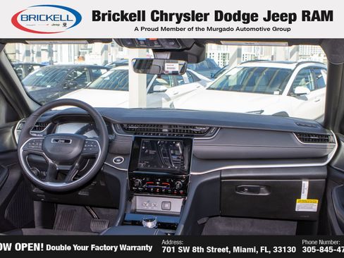 New 2025 Jeep Grand Cherokee L Altitude image 23