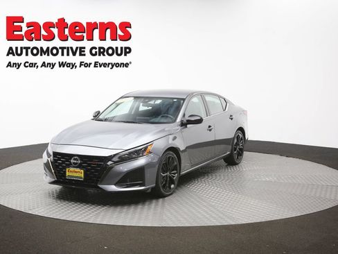 Used 2023 Nissan Altima 2.5 SR FWD image 54