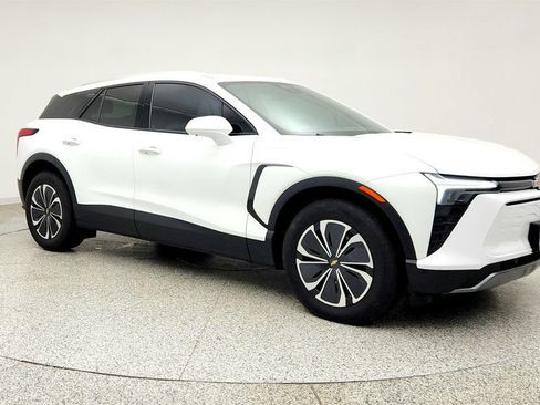 Used 2024 Chevrolet Blazer EV LT AWD/4WD image 3