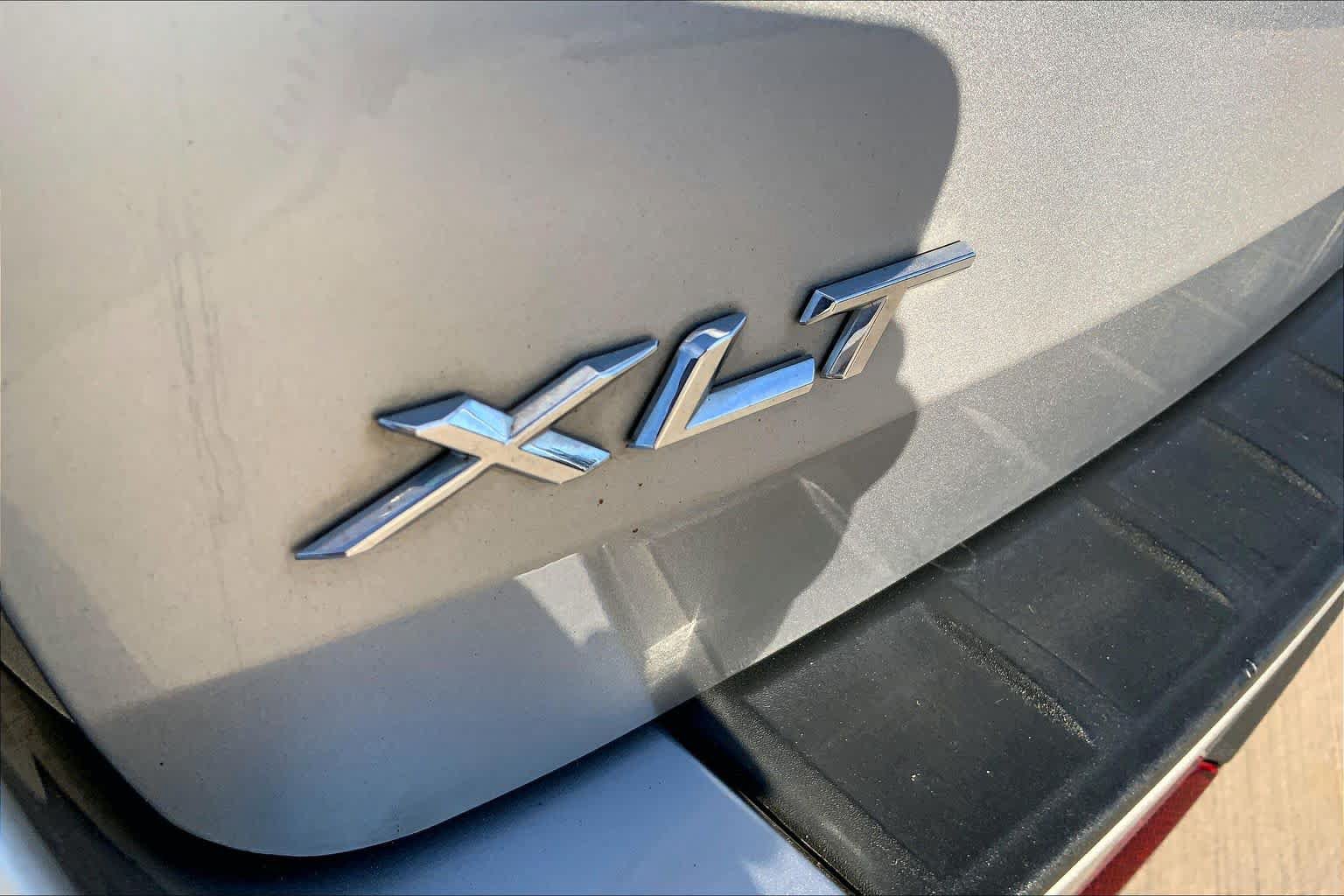 Used 2021 Ford Explorer XLT AWD/4WD image 30