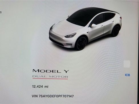 Used 2023 Tesla Model Y Performance image 37