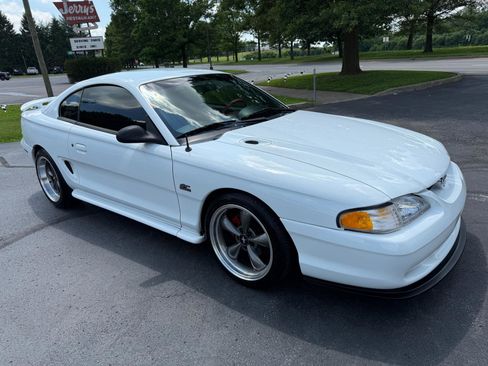 Used 1994 Ford Mustang GT RWD image 12