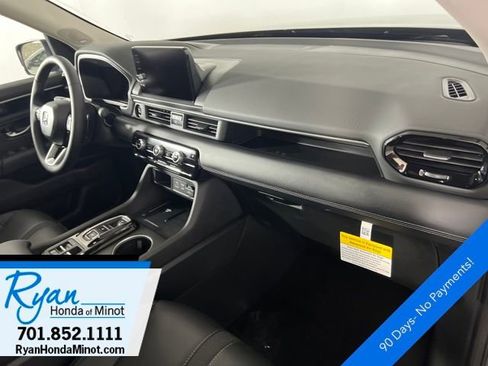 New 2025 Honda Pilot Touring image 32