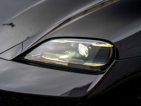 Certified 2025 Porsche Taycan image 28