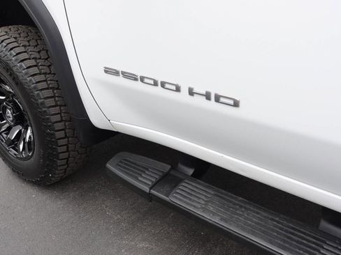 Used 2023 GMC Sierra 2500 Pro w/ Convenience Package AWD/4WD image 13