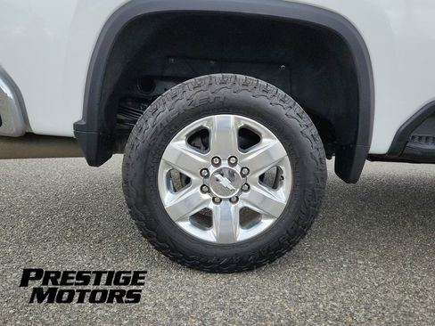 Used 2020 Chevrolet Silverado 2500 LTZ w/ LTZ Plus Package image 9