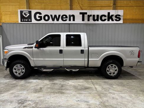 Used 2016 Ford F250 XLT AWD/4WD image 2