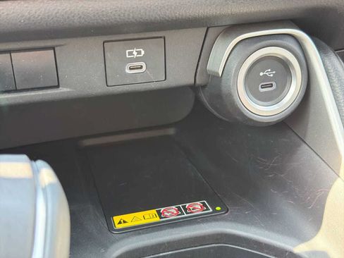 Used 2025 Toyota Grand Highlander AWD image 25