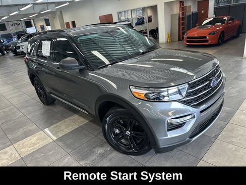 Used 2023 Ford Explorer XLT w/ Equipment Group 202A AWD/4WD image 11