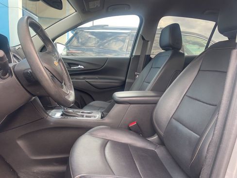 Used 2018 Chevrolet Equinox Premier image 3
