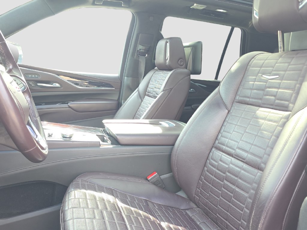 Used 2021 Cadillac Escalade Premium Luxury Platinum w/ Heavy-Duty Trailer Package AWD/4WD image 7
