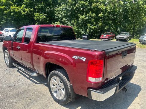 Used 2008 GMC Sierra 1500 SLE w/ Sierra NFL Edition AWD/4WD image 3