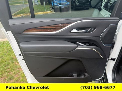 Used 2023 Cadillac Escalade ESV Luxury AWD/4WD image 21