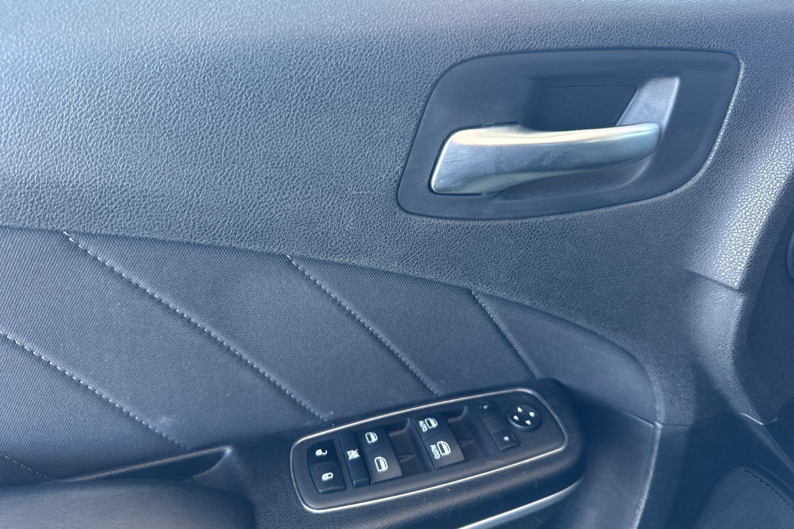 Used 2022 Dodge Charger SXT RWD image 17