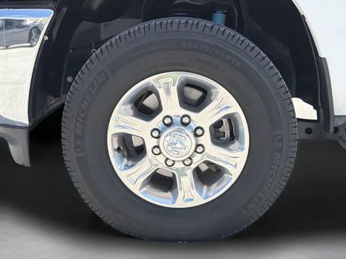 Used 2025 RAM 2500 Big Horn AWD/4WD image 33