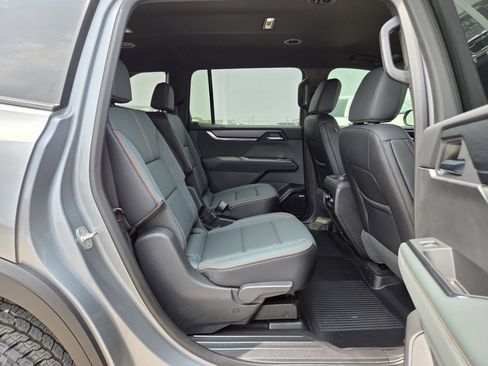 Used 2025 GMC Acadia AT4 w/ LPO, Floor Liner Package AWD/4WD image 18